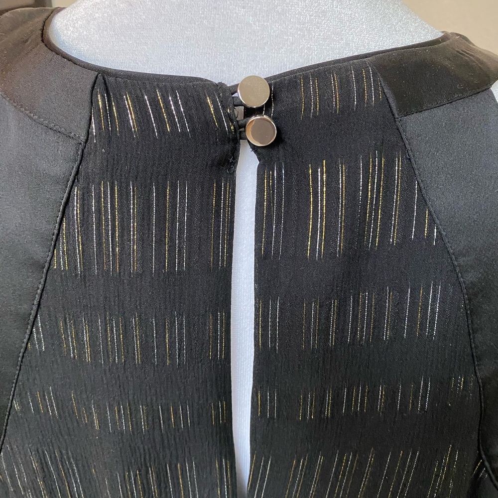 WHBM Black silk top w/metallic threads. Size 6 Never worn. Perfect condition - Picture 6 of 6